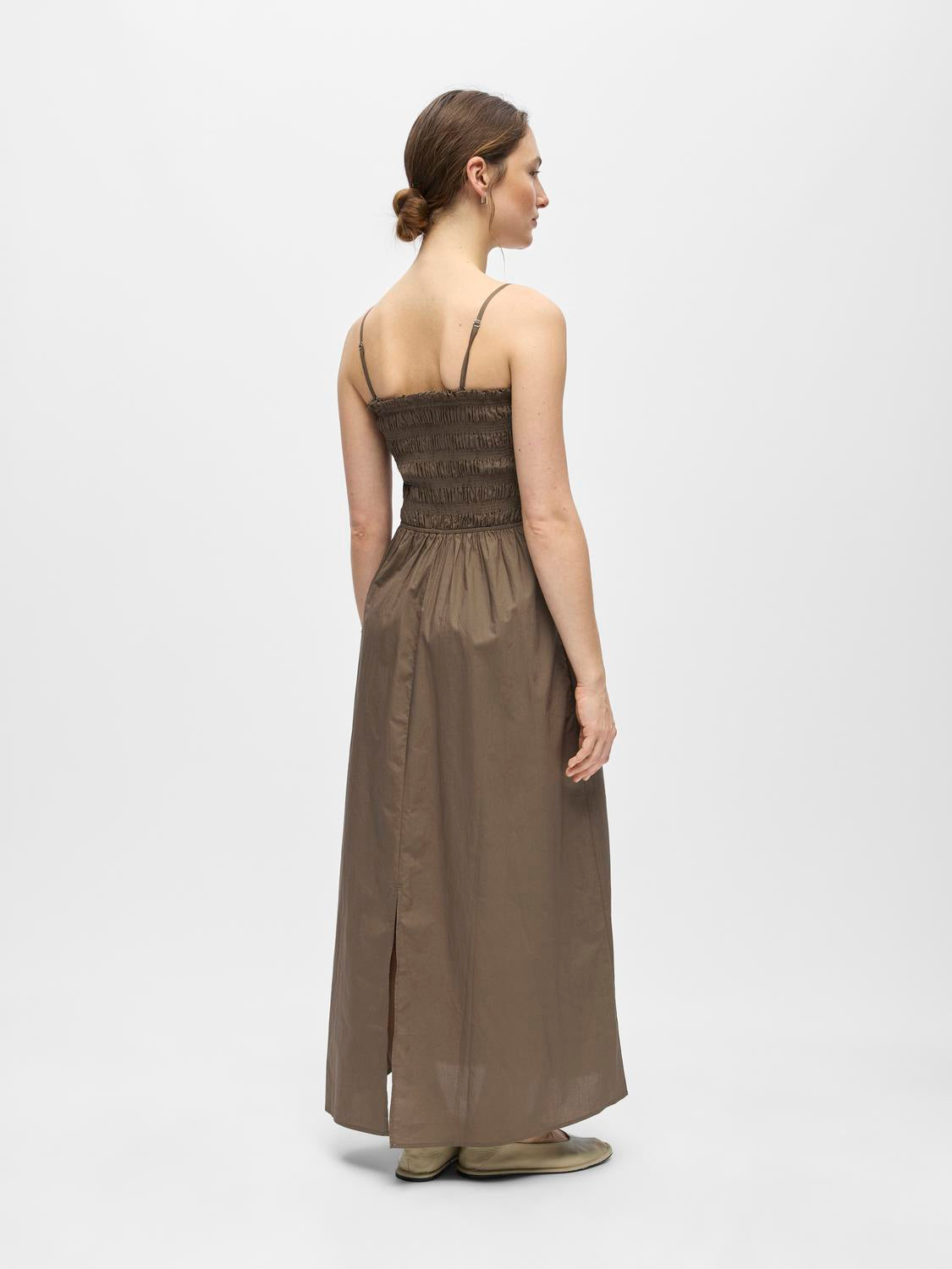 model_shot-back