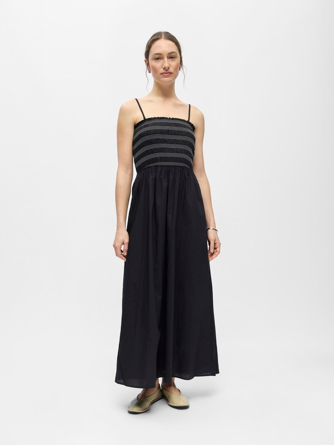model_shot-front