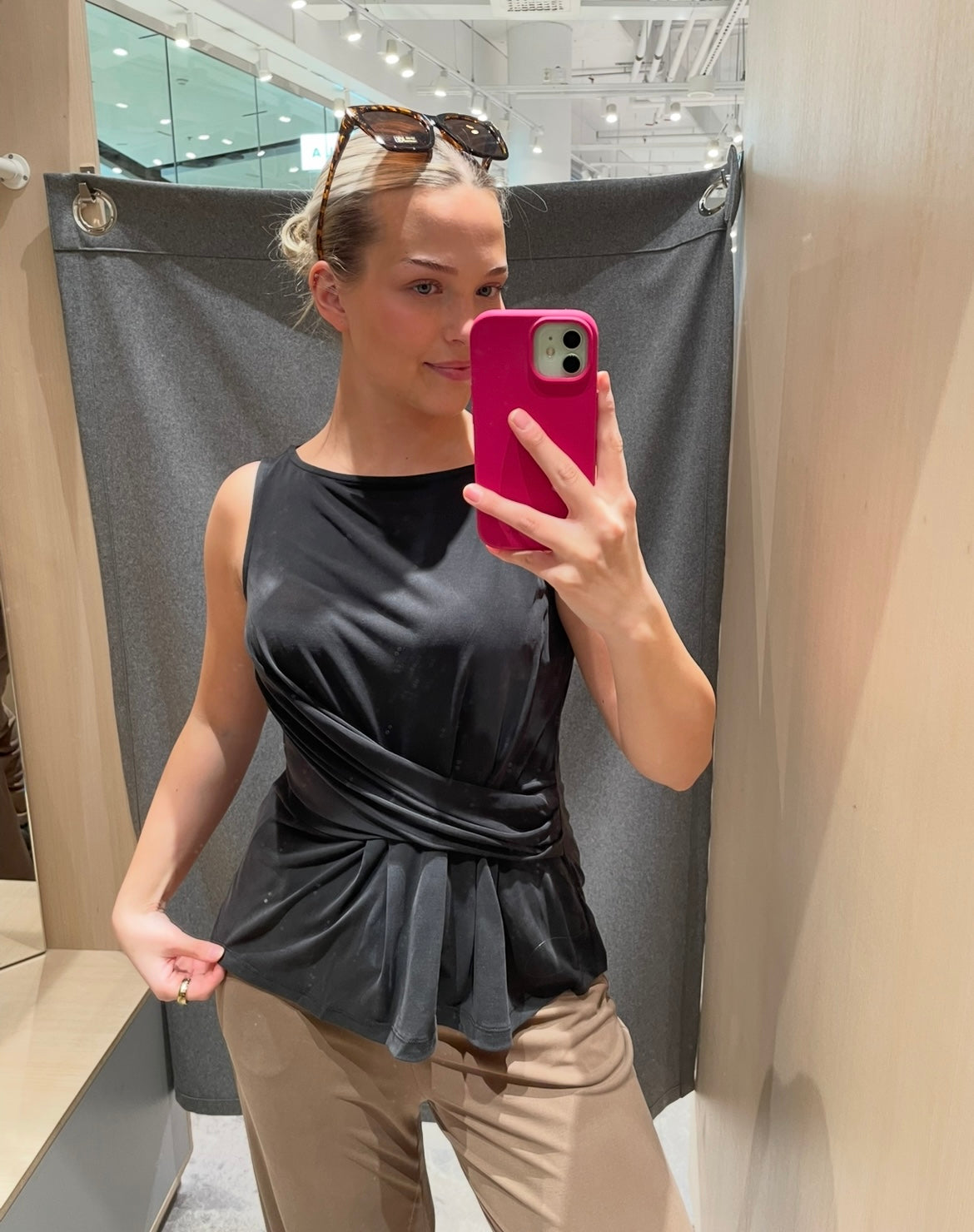 VIMODALA Top - Black Beauty