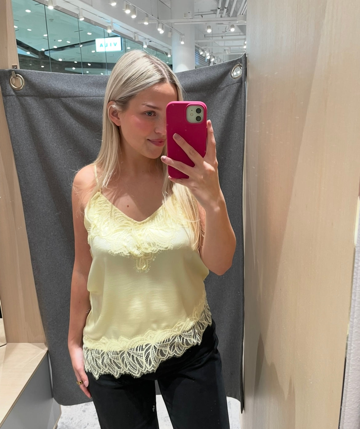 VILEA Top - Pastel Yellow