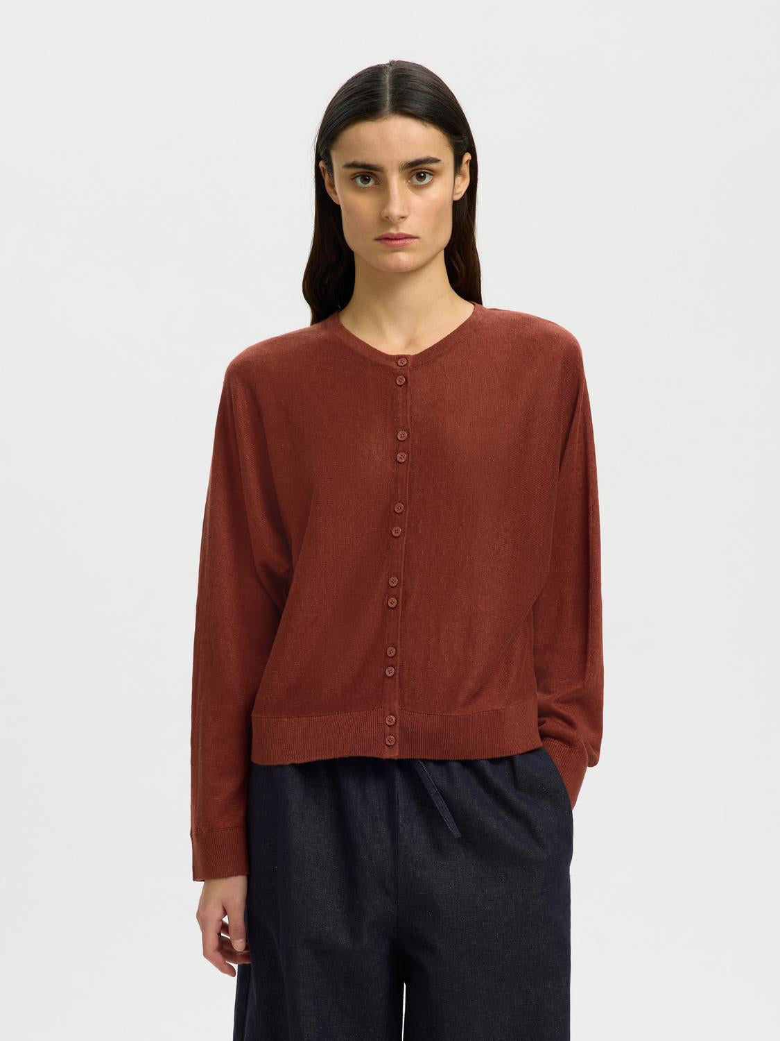 model_shot-front