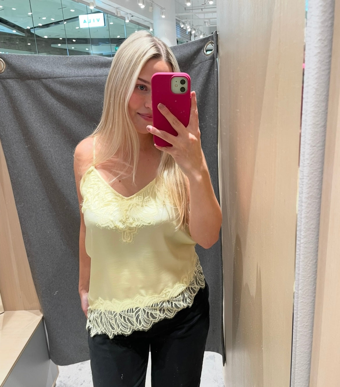 VILEA Top - Pastel Yellow