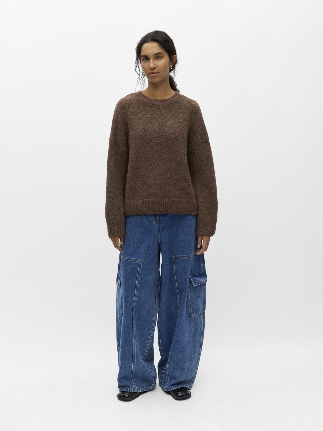 model_shot-front_full