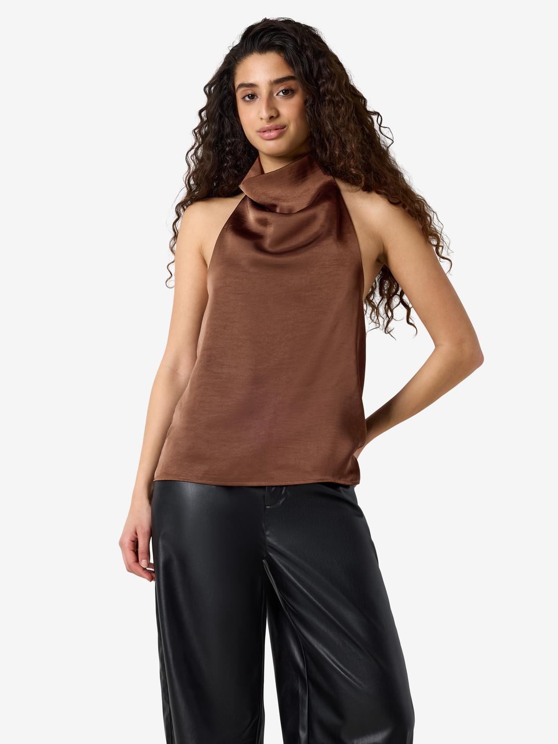model_shot-front