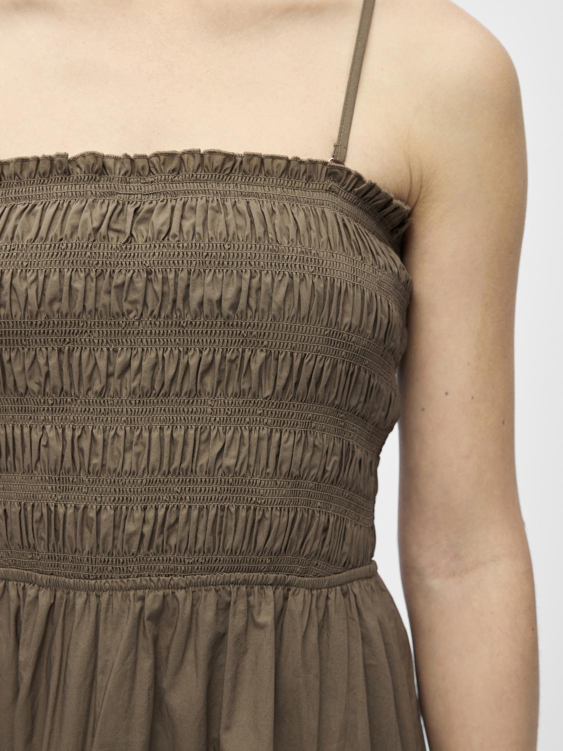 model_shot-detail